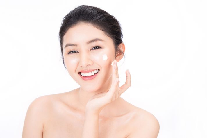 DA NHẠY CẢM DÙNG KEM DƯỠNG ẨM NÀO?