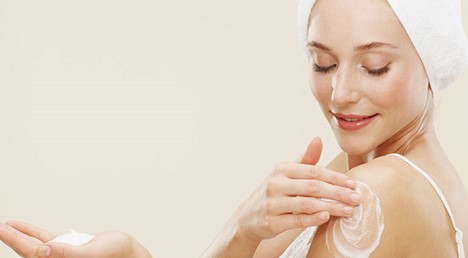 7 CÁCH DƯỠNG ẨM BODY TẠI NHÀ BẰNG THIÊN NHIÊN