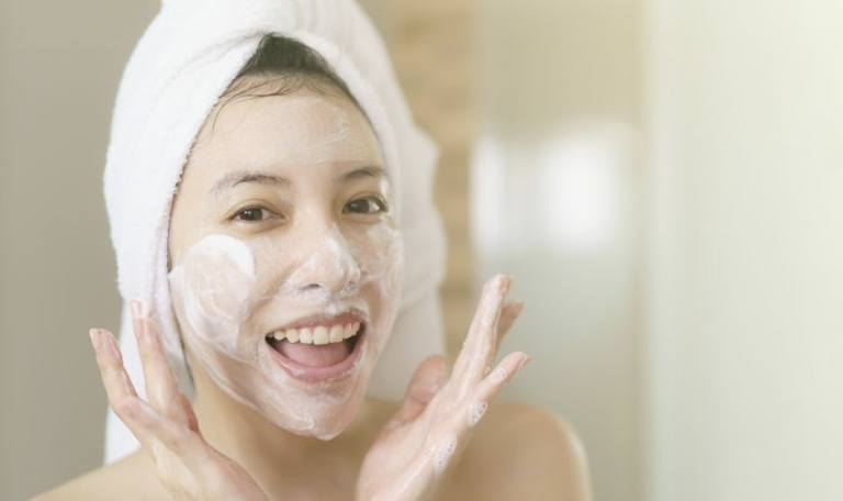 Cách Chọn Sữa Rửa Mặt Cho Da Nhạy Cảm